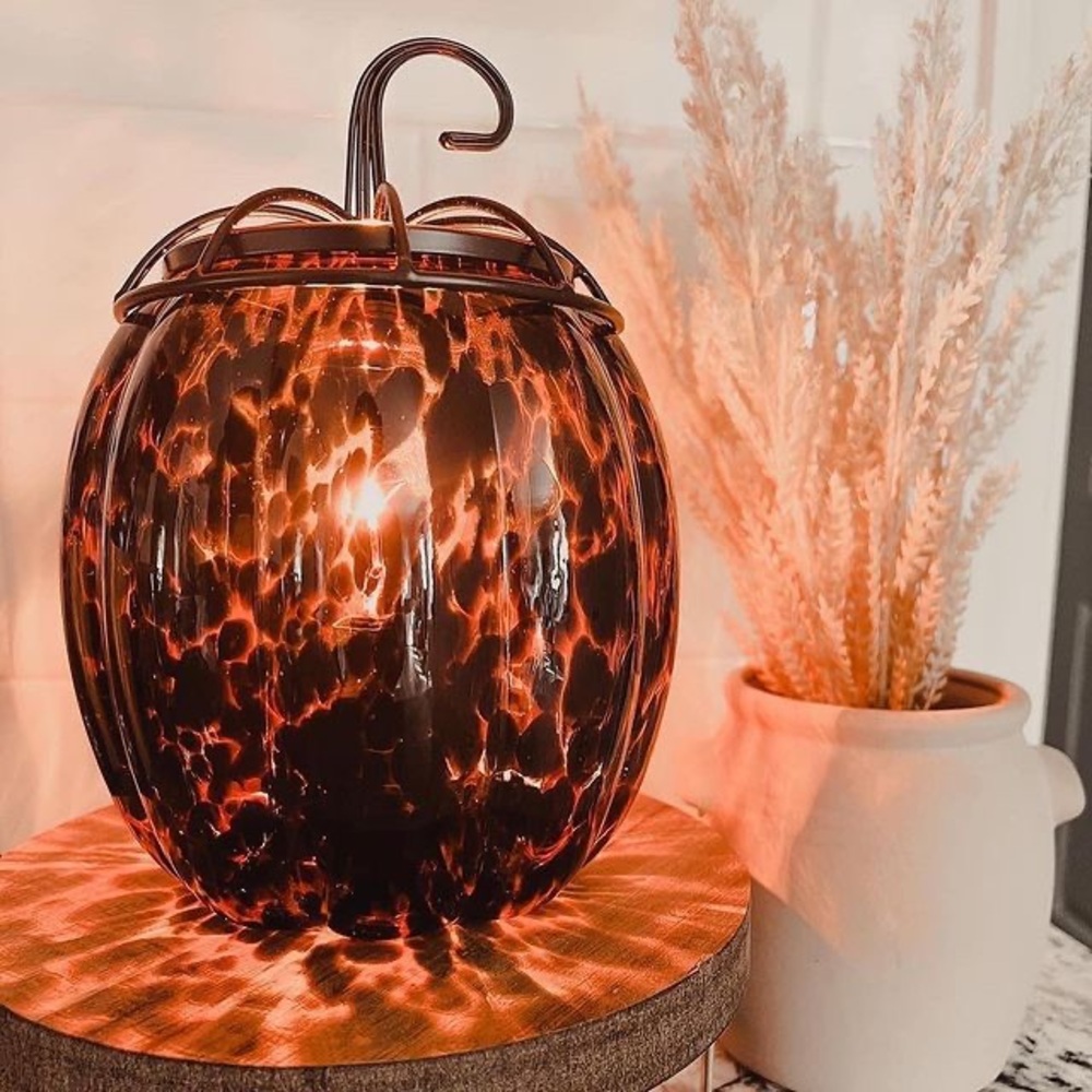 Scentsy Tiger Eye Pumpkin Amber Glass Pumpkin Lantern
